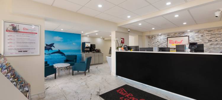 红屋顶PLUS+及套房维吉尼亚海滩-海滨(Red Roof Plus+ & Suites Virginia Beach - Seaside)图片