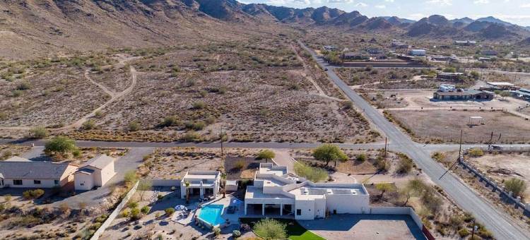 亚利桑那阿多贝家庭住宿带城市和山景(Adobe Arizona Home w/ City & Mountain Views)图片