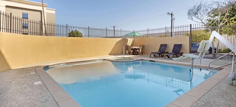 舒适套房酒店-西达拉斯科克雷尔山(Comfort Suites West Dallas - Cockrell Hill)图片