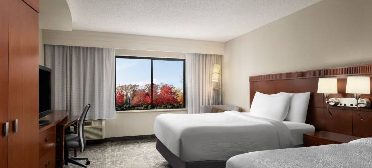 沃尔蒙茅斯海滨企业公园万怡酒店(Courtyard Wall at Monmouth Shores Corporate Park)图片