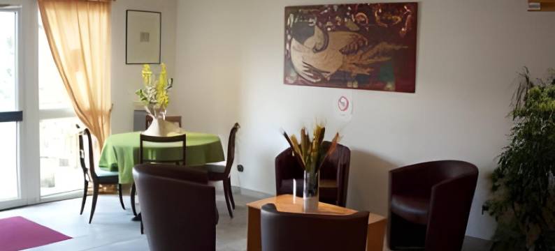 基摩特艾伯恩弗林斯酒店(Kimotel Epône-Flins)图片