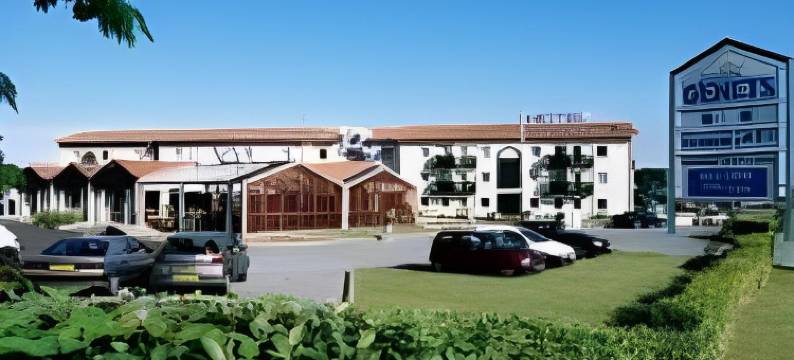 巴约讷金莲花酒店(Hôtel les Genêts Bayonne)图片