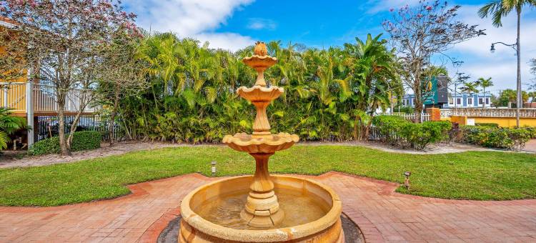 好莱坞大道凯艺套房酒店(Quality Inn & Suites Airport - Cruise Port Hollywood)图片