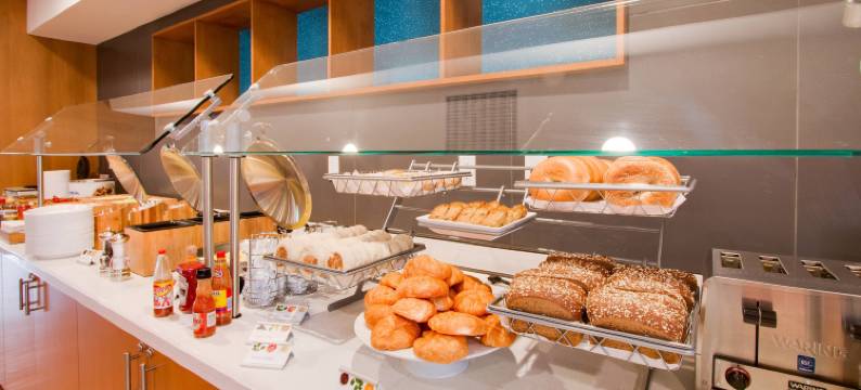 奥兰多莱克布纳维斯塔南SpringHill Suites 酒店(SpringHill Suites Orlando Lake Buena Vista South)图片