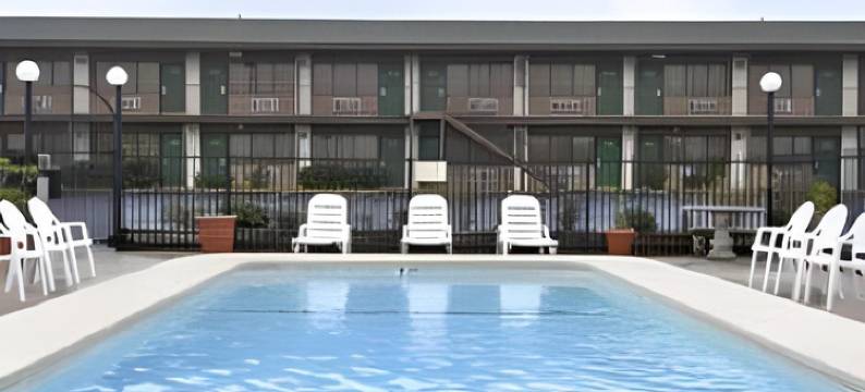 吉丁斯温德姆速 8 酒店(Super 8 by Wyndham Giddings)图片