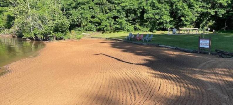 Hidden Oasis Lake House Hickory图片