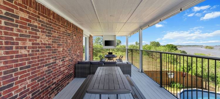 Lake House with Stunning Views & Pool in Fort Worth, TX图片