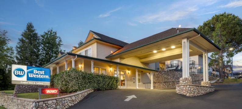 雪松贝斯特韦斯特酒店(Best Western Cedar Inn  Suites)图片