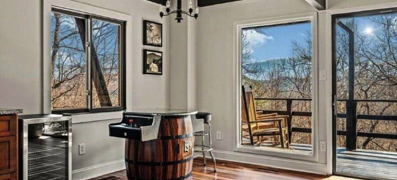 Modern 4BR: Mtn View/Hot Tub/Arcade/Resort Perks图片