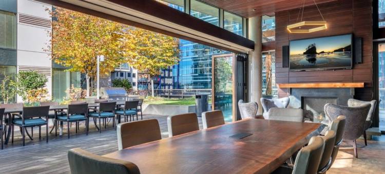 Panoramic City Views and Luxury Amenities - Stylish Urban Retreat图片