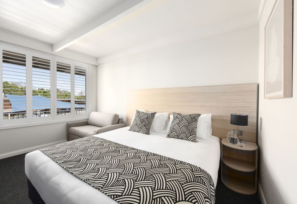 Panorama BathurstHotel Overview