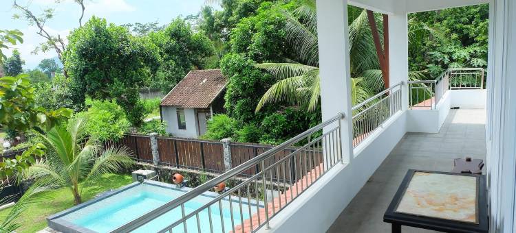 普兰巴南的Simply Homy别墅私人泳池(Villa Prambanan Jogja with Private Swimming Pool by Simply Homy)图片