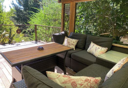 Sutton Spring Art Retreats Hotel Overview