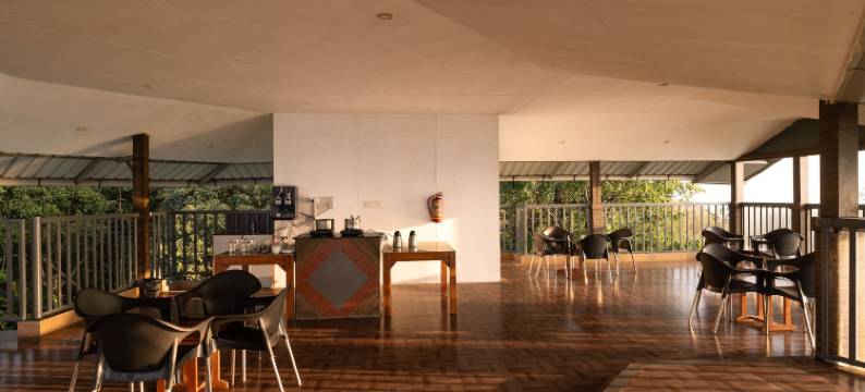 阿瓦代尔伊杜基 - 不允许单身团体(Avadale Idukki - Stag Groups Not Allowed)图片