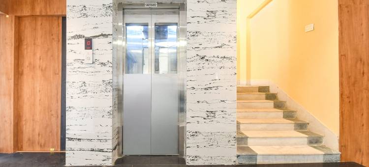 Fabhotel Prime The Golden Plaza的黄金广场(FabHotel Prime the Golden Plaza - Nr Tarapith Temple)图片