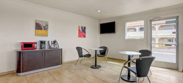 新墨西哥克罗维斯 6 号汽车旅馆(Motel 6 Clovis, NM)图片