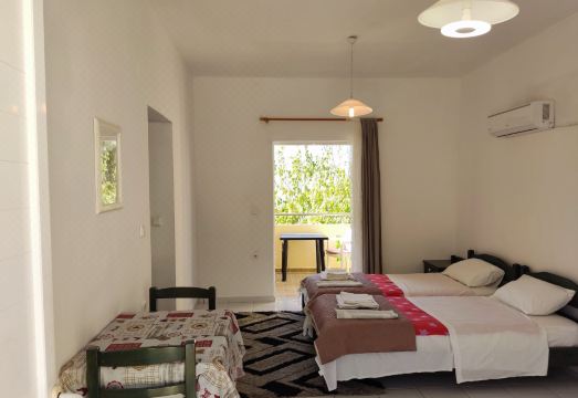 Zinovia Hotel Overview