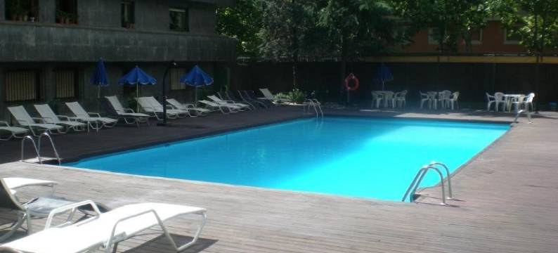 卢日卡斯特拉纳酒店(Luze Castellana)图片