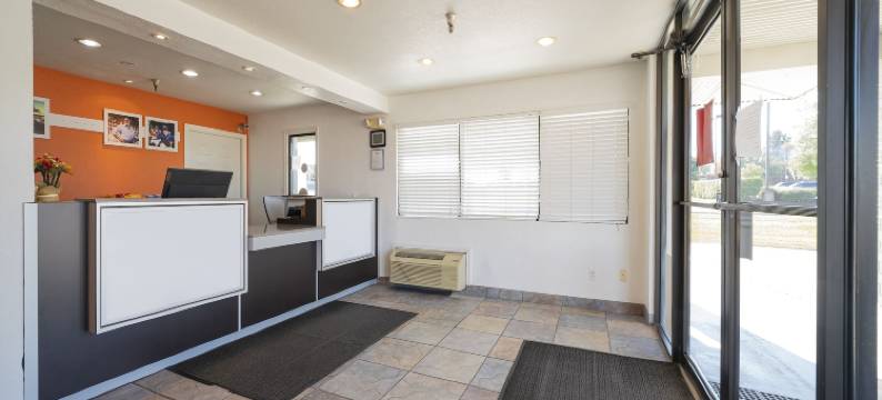 美洲最佳价值旅馆及套房，亨布尔(Americas Best Value Inn & Suites Humble)图片