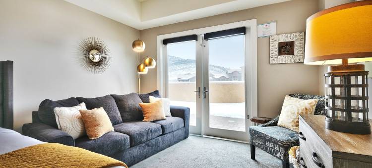 您自己的阳台，带全套厨房设施的峡谷村公寓 - RedAwning(Your Own Balcony, Full Kitchen in Canyons Village)图片