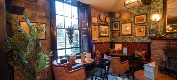 洛金汉阿姆斯酒店 - 格林国王旅馆(Rockingham Arms by Greene King Inns)图片