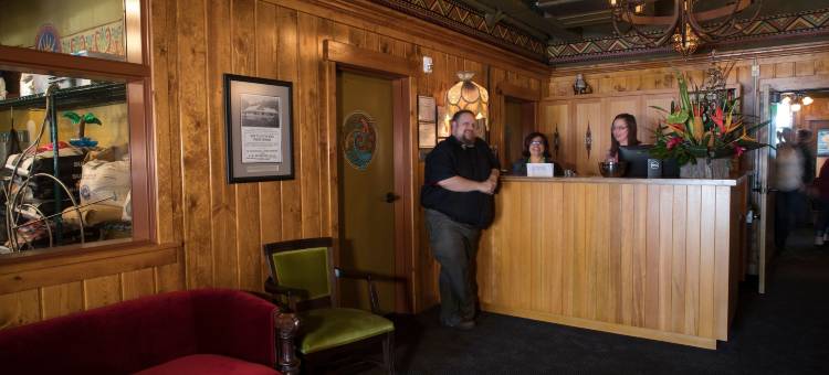 卡拉马港麦克美娜米斯旅馆(McMenamins Kalama Harbor Lodge)图片