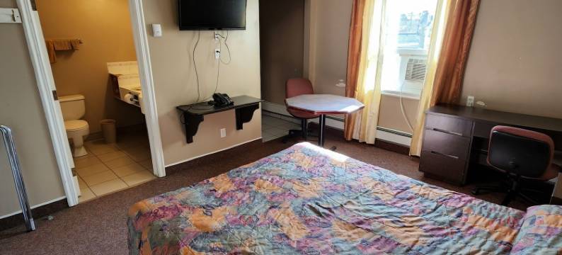 邦尼维尔酒店(Bonnyville Hotel)图片