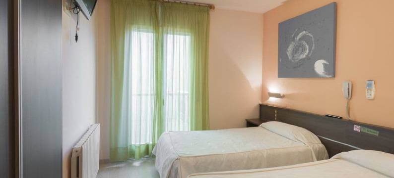 别墅青年旅舍(Hostal la Vila)图片