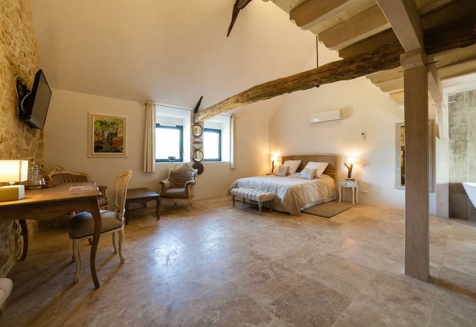 Le Petit Paradis 24 Hotel Overview