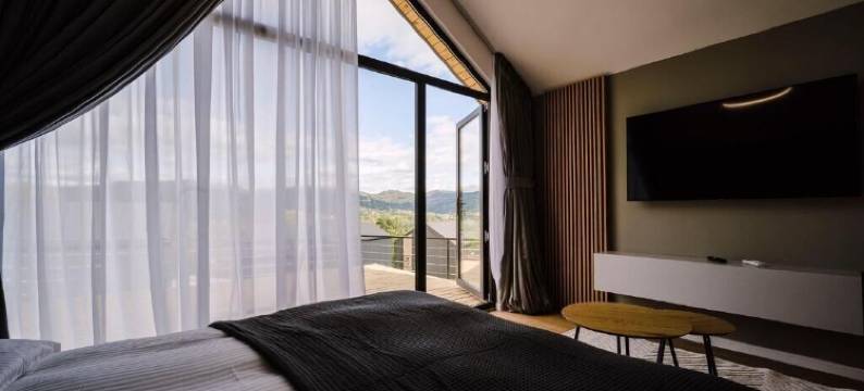 科马尼克月亮村(Moon Village Comarnic)图片