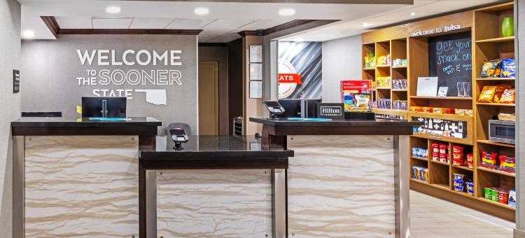 希尔顿欢朋套房酒店-塔尔萨伍德兰希尔斯(Hampton Inn & Suites Tulsa-Woodland Hills at 71st & Memorial)图片