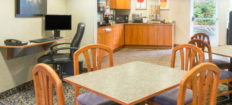 布鲁斯顿米尔斯黑兹尔顿麦客达温德姆酒店(Microtel Inn & Suites by Wyndham Hazelton/Bruceton Mills)图片