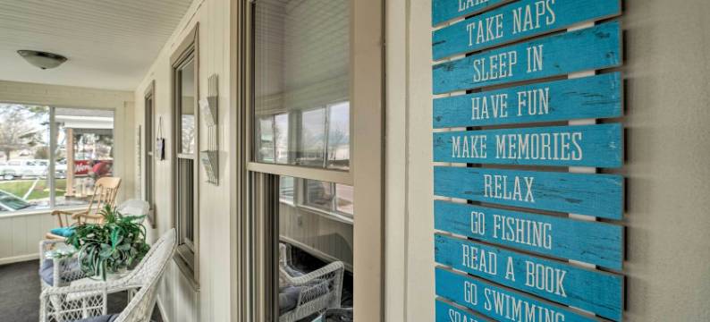 四季适宜的大港度假处，配有甲板！(All-Season Grand Haven Getaway with Deck!)图片