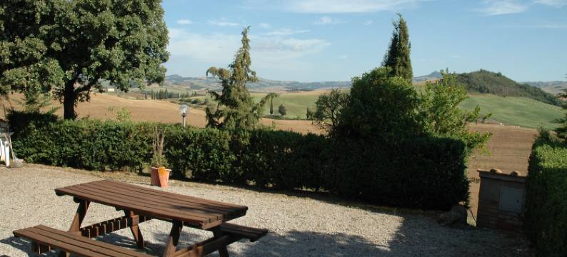 Authentic pool house图片