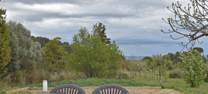 Tranquil Villa with Pool图片