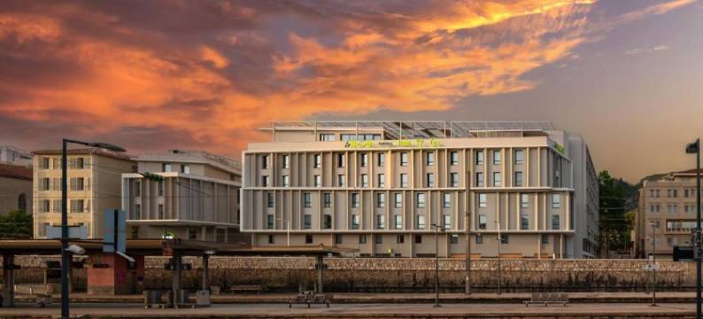 普里维洛奇斯图伦中心火车站公寓酒店(Apparthotel Privilodges Toulon)图片