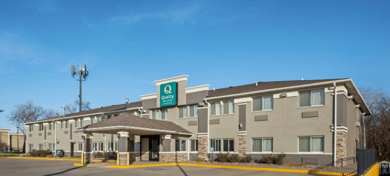 德梅因机场品质酒店及套房(Quality Inn & Suites des Moines Airport)图片
