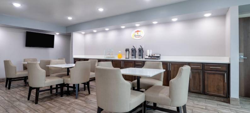 温德姆速8酒店-沃斯堡娱乐区(Super 8 by Wyndham Fort Worth Entertainment District)图片