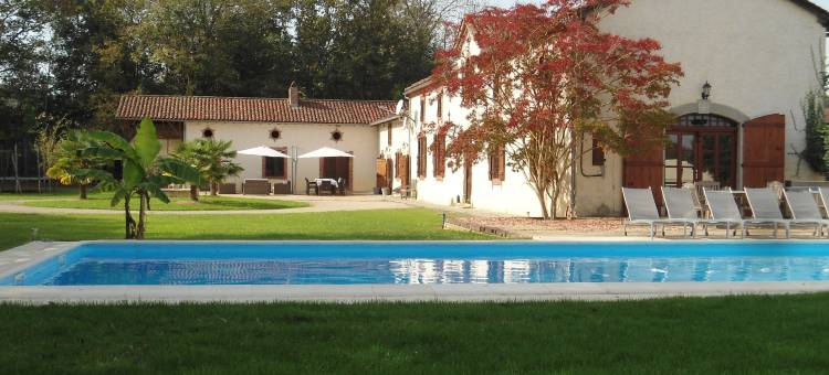 Luxurious holiday home with private pool图片