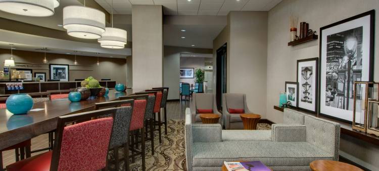 希尔顿欢朋套房酒店-密尔沃基市区(Hampton Inn & Suites Milwaukee-Downtown)图片