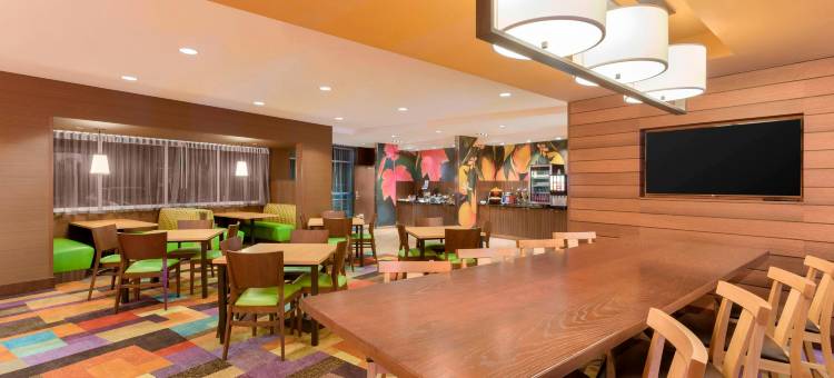 匹兹堡机场/罗宾逊乡万枫酒店及套房(Fairfield Inn & Suites Pittsburgh Airport/Robinson Township)图片