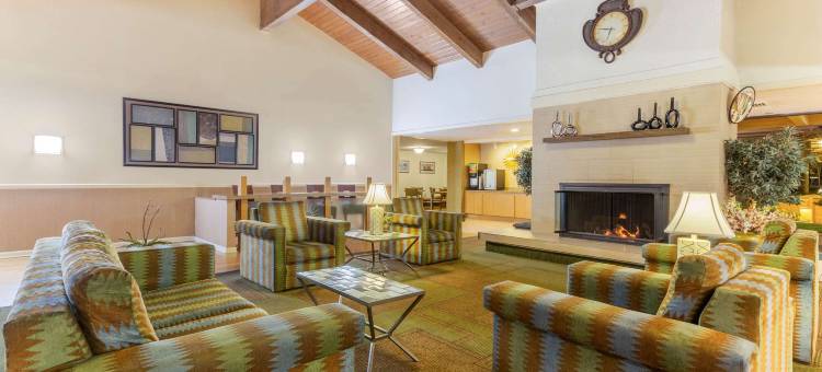 雷丁拉昆塔温德姆套房酒店(La Quinta Inn & Suites by Wyndham Redding)图片