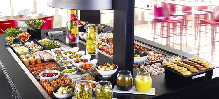 马赛西部马蒂格基里亚德直营酒店(Kyriad Direct Marseille Ouest - Martigues)图片