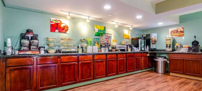 克里德穆尔 - 巴特纳的品质酒店及套房(Quality Inn & Suites Creedmoor - Butner)图片