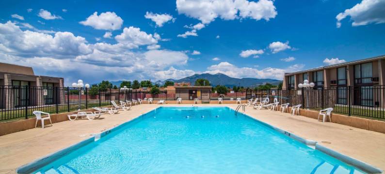 陶斯品质酒店(Quality Inn)图片