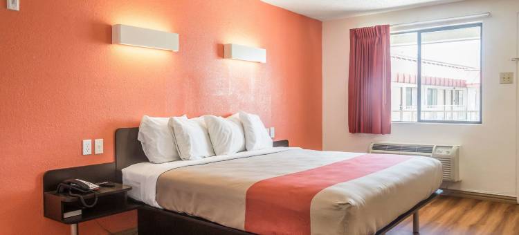 德克萨斯梅斯基特 - 罗迪奥 - 会议中心 6 号汽车旅馆(Motel 6 Mesquite, TX - Rodeo - Convention Ctr)图片