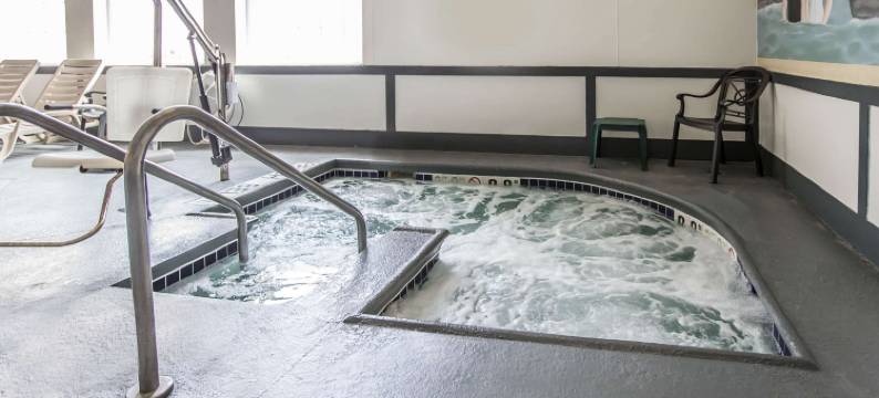 狄克逊凯艺套房酒店 - 近 I-88(Quality Inn & Suites Dixon Near I-88)图片