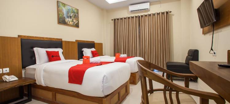 加兰丁香玛琅红多兹高级酒店(RedDoorz Premium @ Jalan Cengkeh Malang)图片