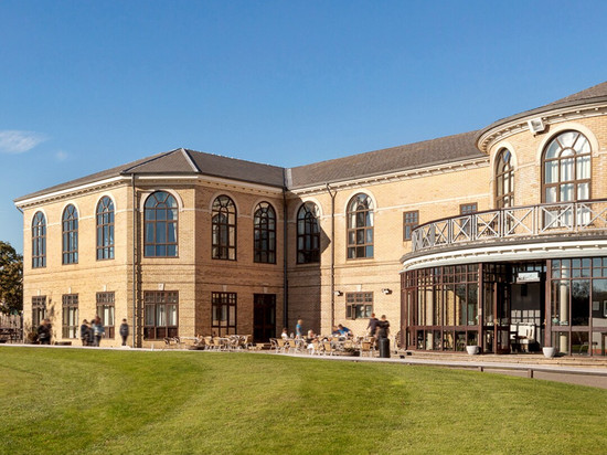 贝尔顿伍兹酒店/Spa及高尔夫度假村