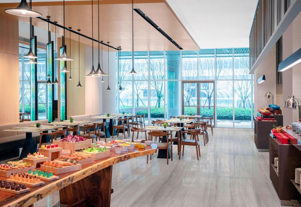 Courtyard by Marriott Shanghai MinhangHotel Overview